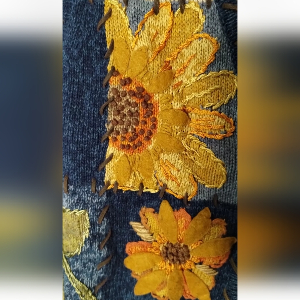 Vintage Star Blue Originale Studio Small Sunflower Embroidered Patchwork Vest - Picture 6 of 8